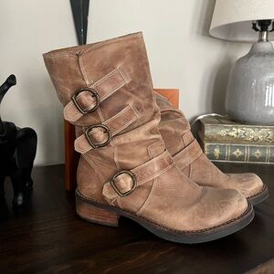 Matisse size 7.5 brown boots with buckles
